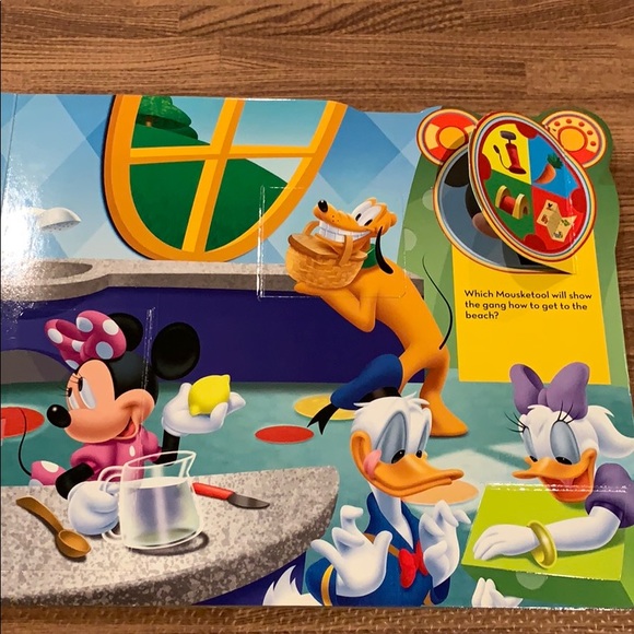 Mickey Mouse Road Trip Flap Book - Picture 3 of 4